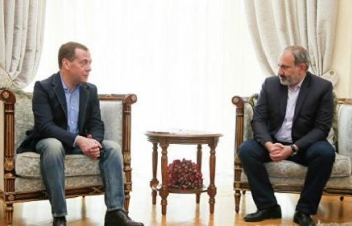 Дмитрий Медведев прибыл с визитом в Армению