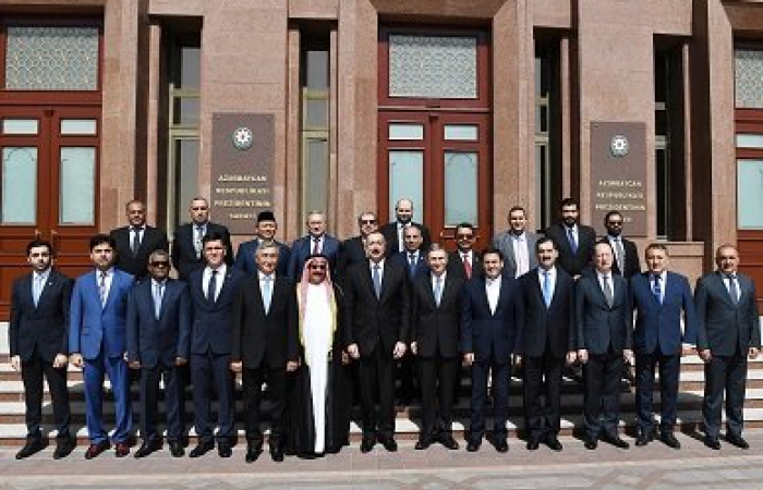 Президент Азербайджана принял исламских дипломатов, аккредитованных в Баку