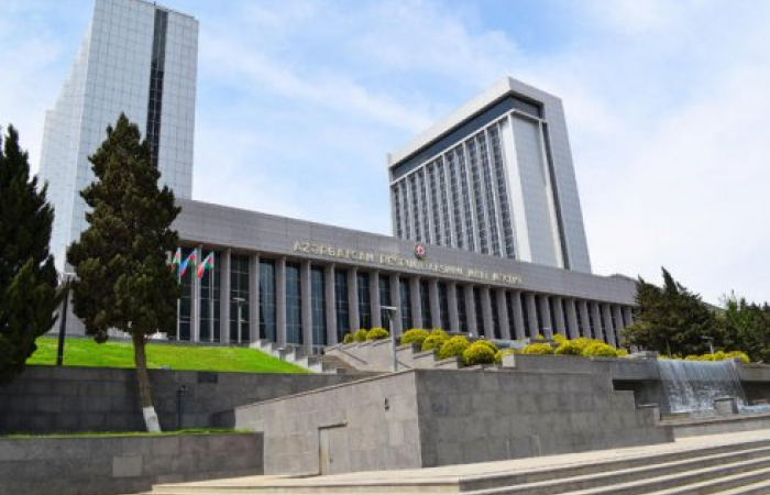 В Азербайджане пройдут досрочные парламентские выборы