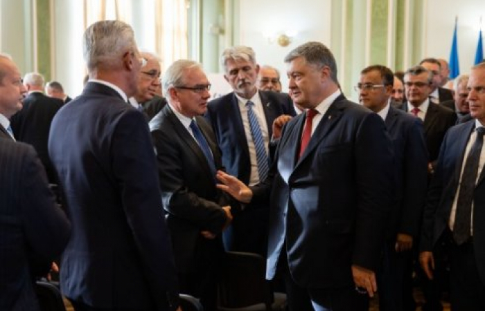 Poroshenko said Ukraine ready to terminate treaty of friendship with Russia