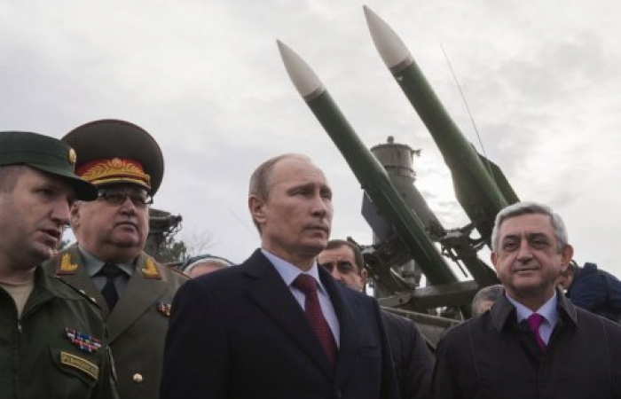 Мнение: Навечно в объятиях России