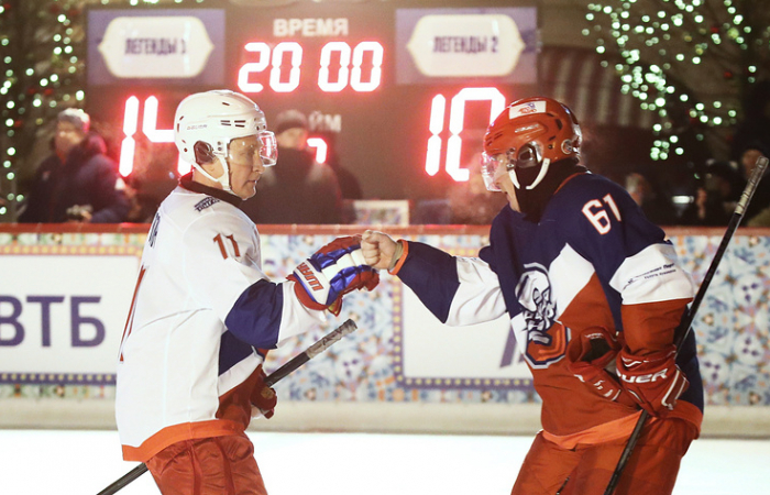 Putin plays ice hockey on Red Square