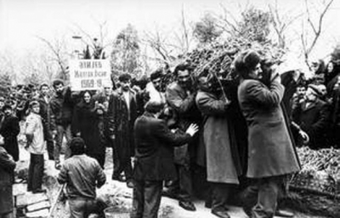 Baku commemorates anniversary of 20 January with ceremonies in the "Alley of Martyrs"